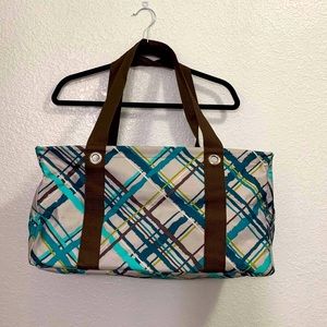 EUC Thirty-one Medium Tote with zip pouch